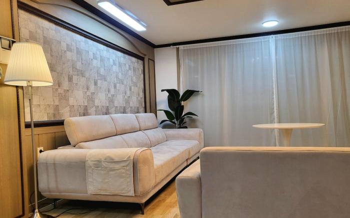 Daon. Kyodong Hot Place. 3 bedrooms. 