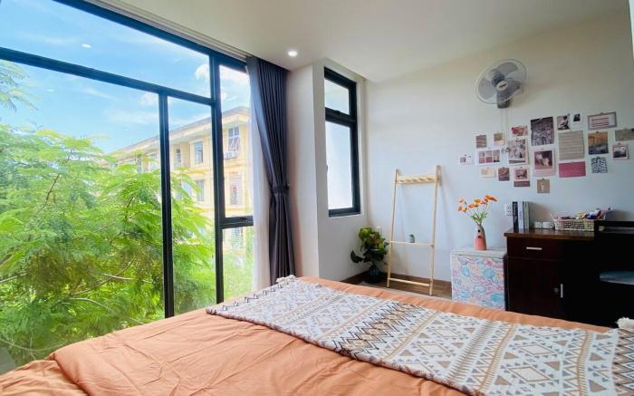 PINA * Orange room with King bed