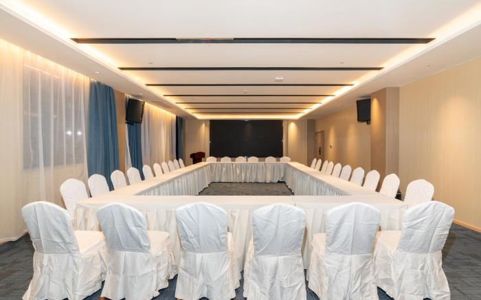 Kyriad Hotel Wuhan Huazhong University of Science and Technology Guanggu 1st Road
