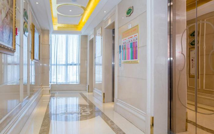 Vienna Hotel Xiangyang Ancient City Tanxi Road