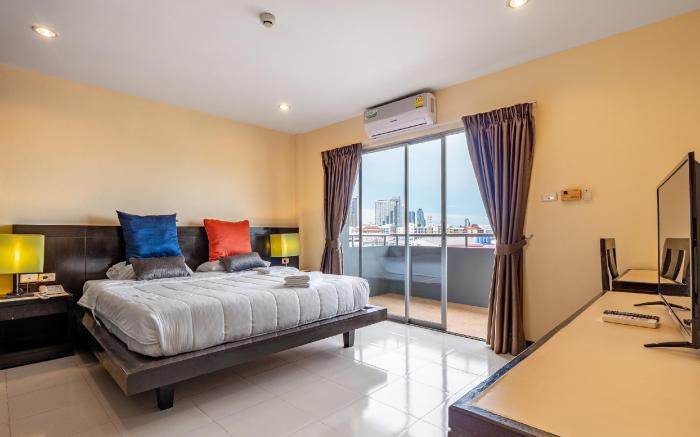 Walking Street Tycoon Hotel