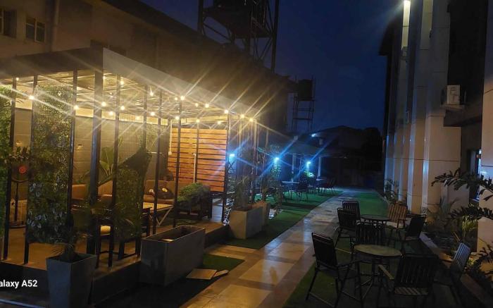 Hotel Padelia Airport Road