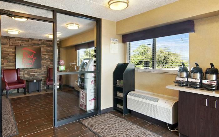 Red Roof Inn Fairmont