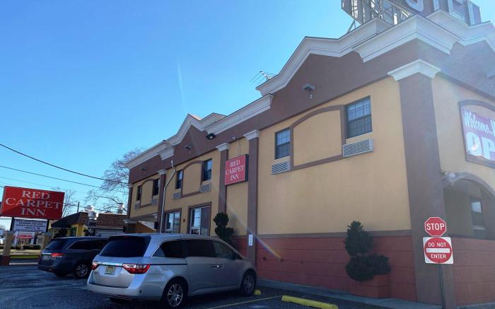 Red Carpet Inn Elmwood Park