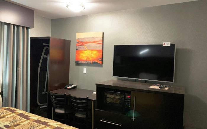 Red Carpet Inn Elmwood Park