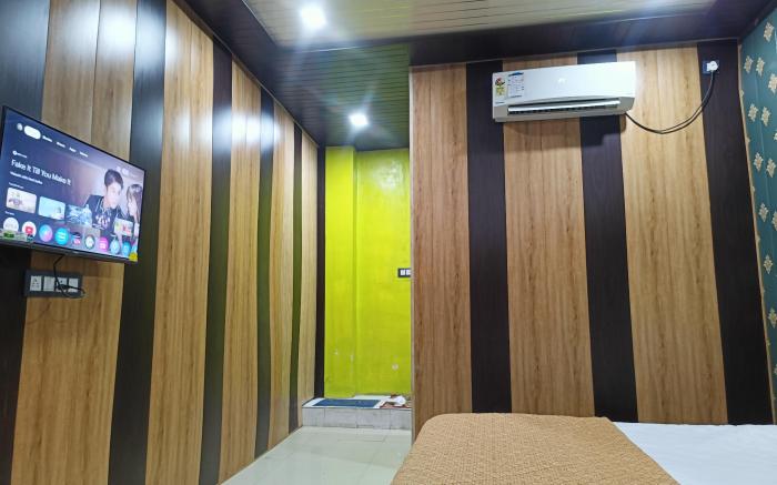 Ayodhya Palace Hotel & Restaurant
