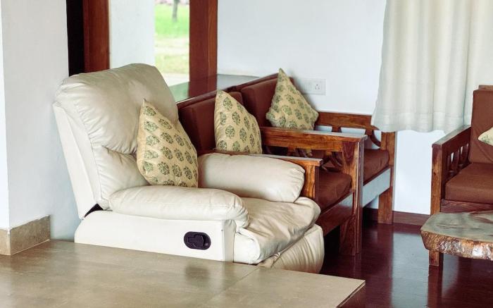 Pride Rock | Mountain view Jacuzzi Villa BLR