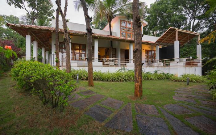 Pride Rock | Mountain view Jacuzzi Villa BLR