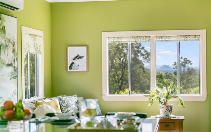 Stylish, Scenic Rural Retreat, foothills of Mt Mee