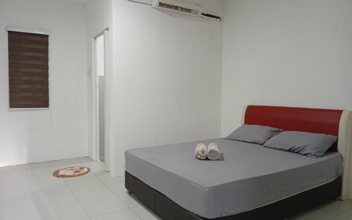 RoomStay Changloon with Air Conditioning & Full Privacy