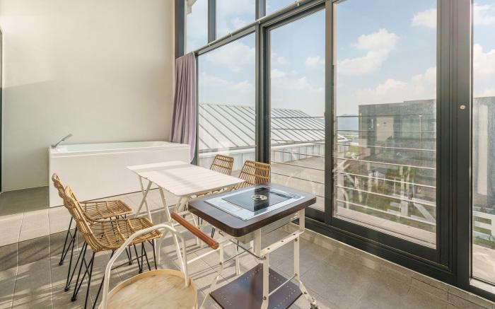 Gyeongju Rose Breeze pool villa Pension