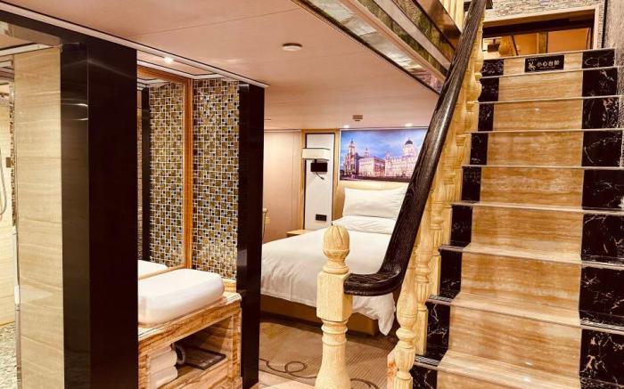 Vienna Classic Hotel Qingdao Railway Station Taishan Road Metro Station