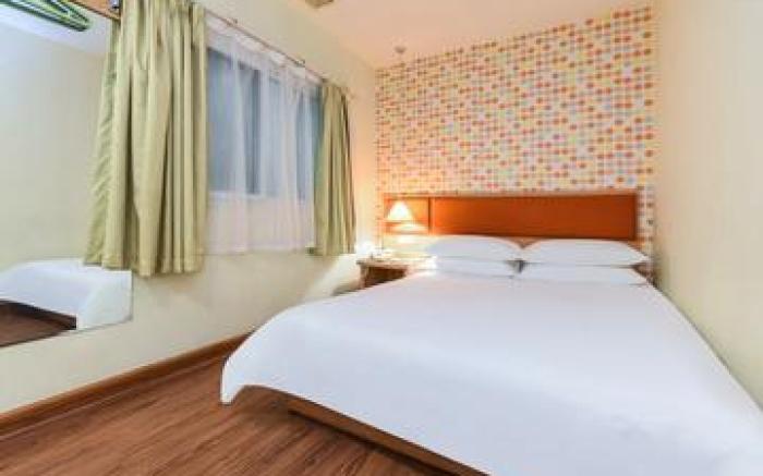 Home Inn Neo Guiyang Zhonghua Middle Road Penshuichi Metro Station