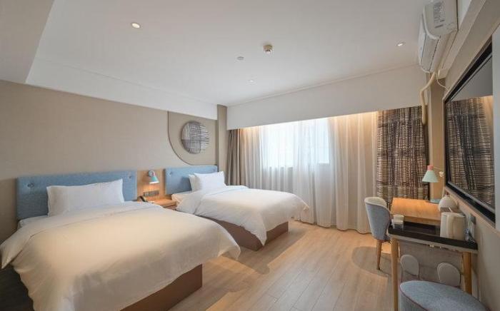 Home Inn Neo Nanning Sanjie Liangxiang Minzu Square Metro Station