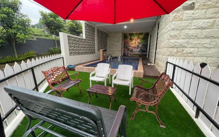 4 Bedrooms, Mega Kusuma Villa (MKV), GKH