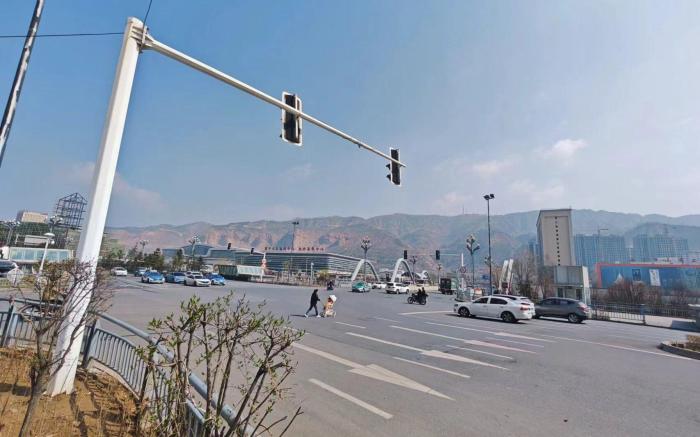 Vienna 3 Best Hotel Xining High-Speed Railway Station Jiuying Cordyceps Market