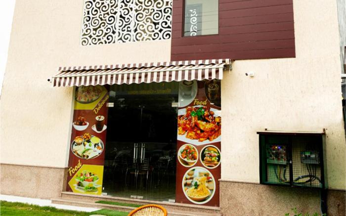 Jagdambey Hotel