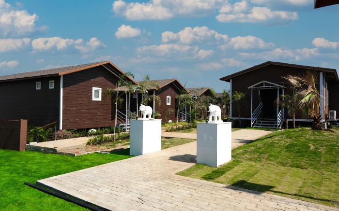 Azure Resort – A Private Pool Retreat