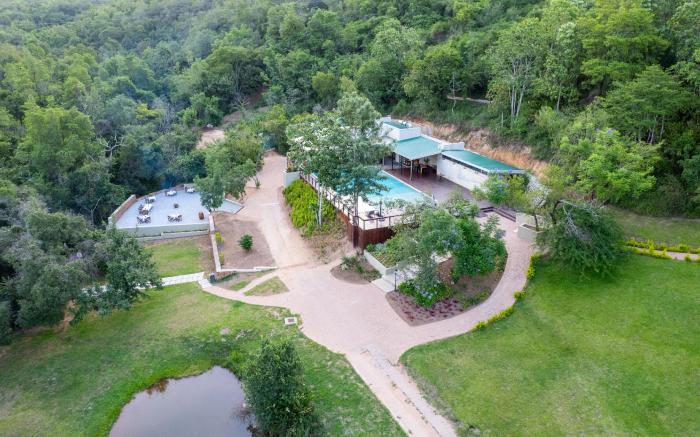 Bushbaby Valley Lodge