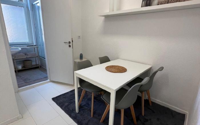 City Studio Apt. Near it all! im EG. Ground floor