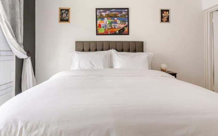 Black&white by Caline VIP Mews