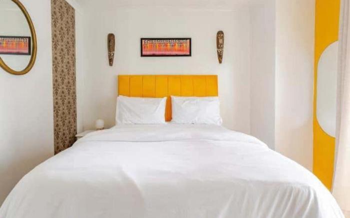 Yellow room in Caline VIP Mews