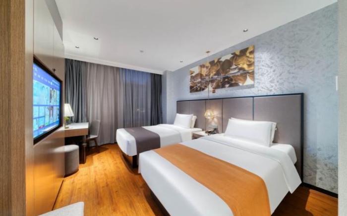 Home Inn Plus Shaoxing Luxun's Hometown Jinghu Fenglin Road Metro Station