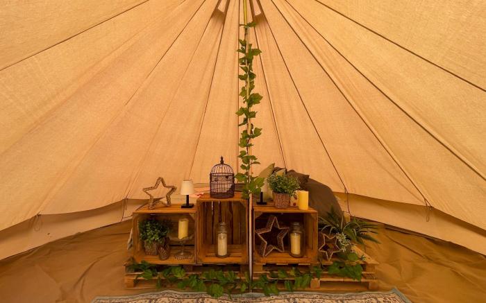 The Paddock Glamping - Clover 1 Bell Tent