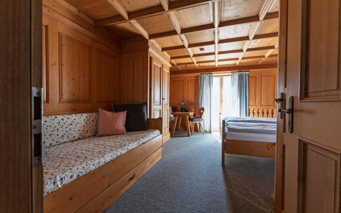 Double room (2 adults + 1 child)