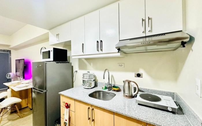 Cozy Studio Condo w/ WIFI Netflix Google TV