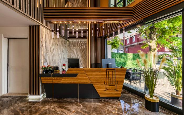 Airport Waves Hotel