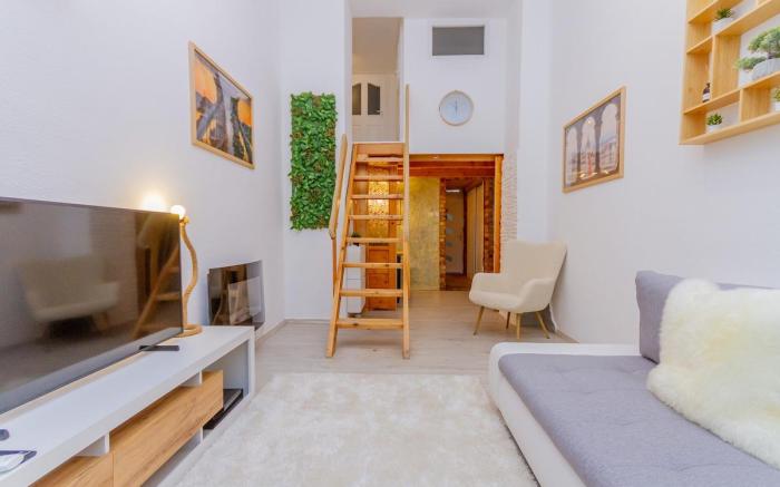 Metropolitan Nest with AC by NW
