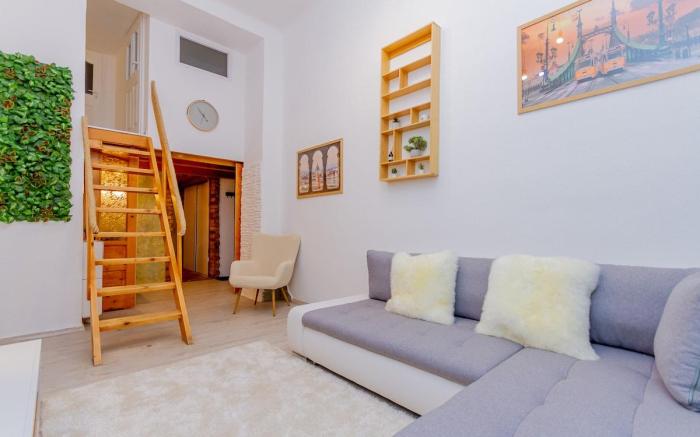Metropolitan Nest with AC by NW