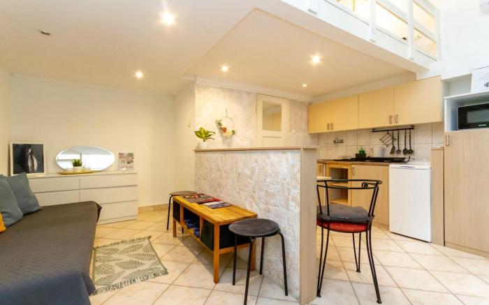 BEE-Happy Downtown Apartment w AC by NW