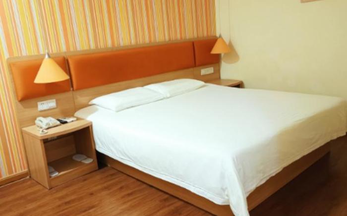 Home Inn Fuping Nanhan Street Qinzheng Plaza