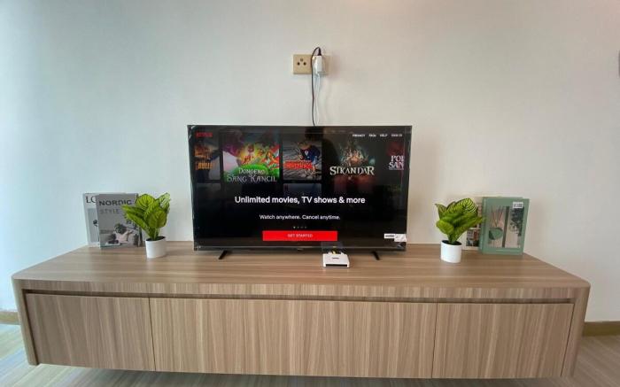 The Wave 2BR 6Pax B05 - WIFI/Corner Lot/TV Box