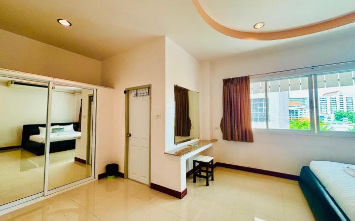 Ree- Riverside,Rama 3