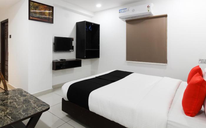 Mythri Hotel   ECIL