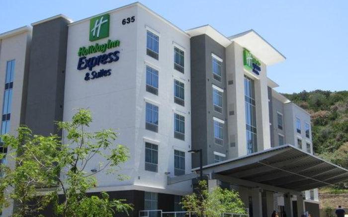 Holiday Inn Express & Suites San Diego - Mission Valley By IHG