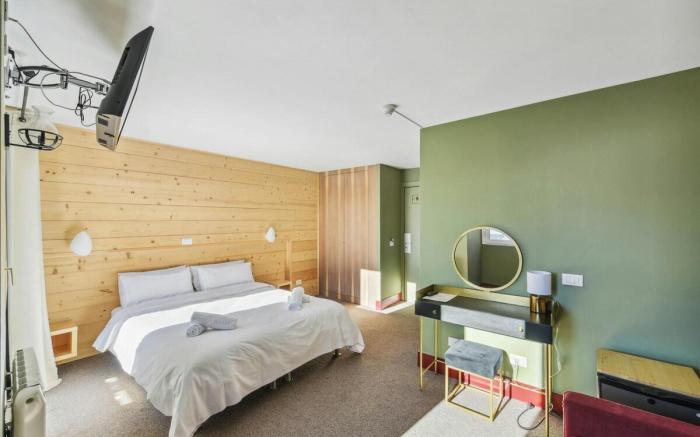 4 People Room - Breakfast Included