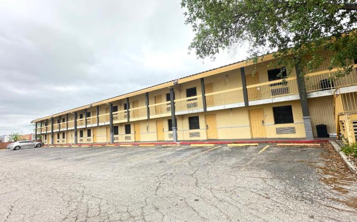Coratel Inn & Suites By Jasper Wonderland