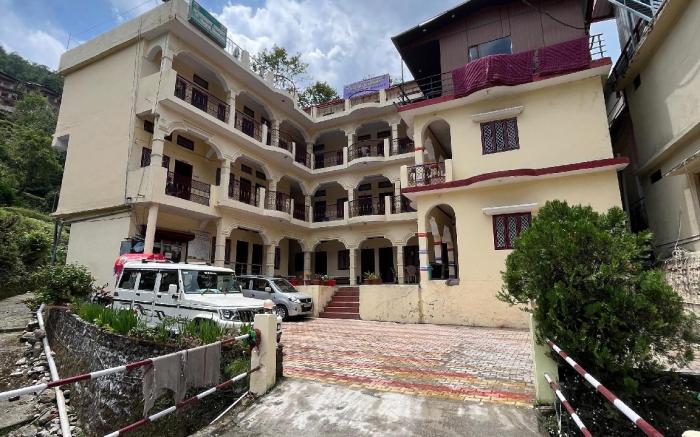 Gujrat Bhawan