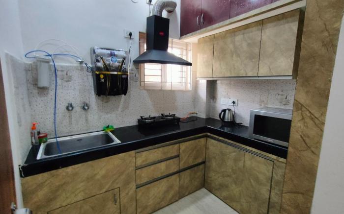 Modern 1BHK Near Uppal – Budget-Friendly Cozy Stay
