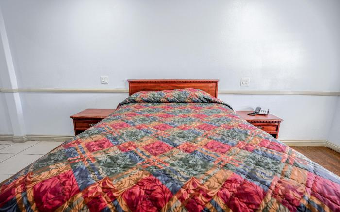 Capital O Marysville Surf Motel Kansas