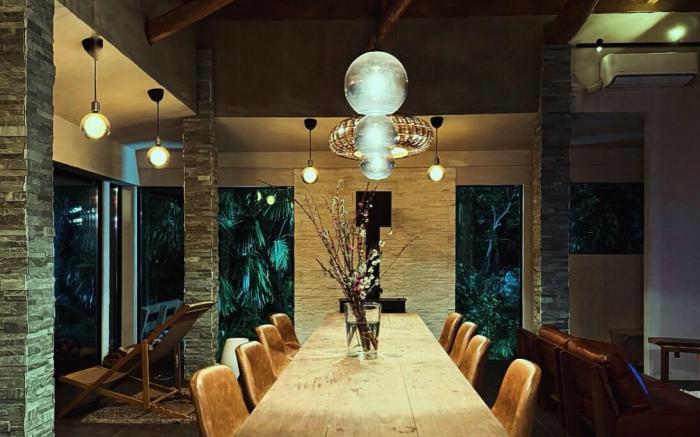 IGUANA VILLA ビーチへ30秒！プール、サウナ、露天ジャグジー,BBQ、薪暖炉