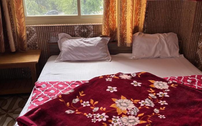 Shiva Guest House 