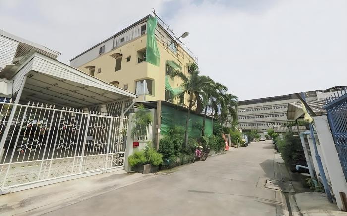 Sukhum Mega Bangna Guest House
