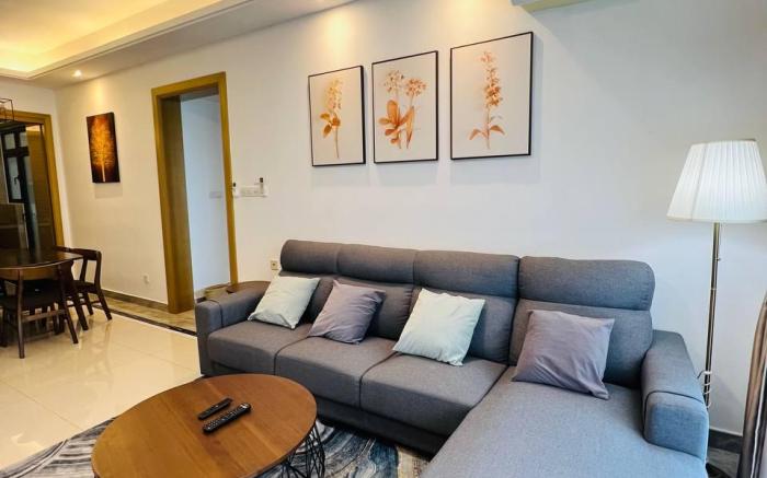 Cozy 3BR unit at R&F Princess by ANJU