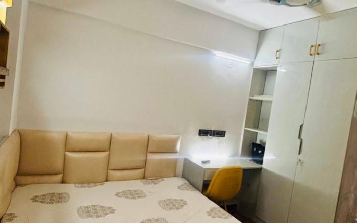 Super Luxury Independent Studio