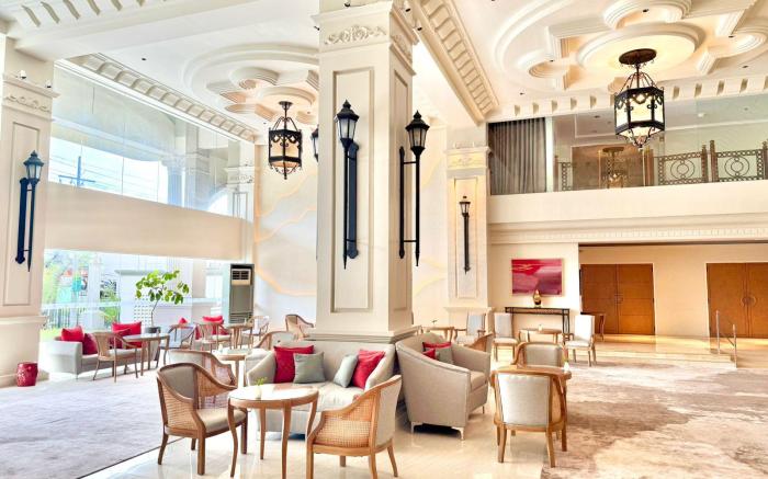 Vermillion Hotel